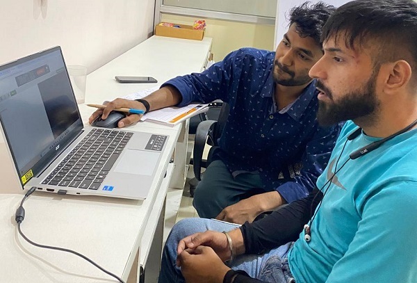 Training by working professionals