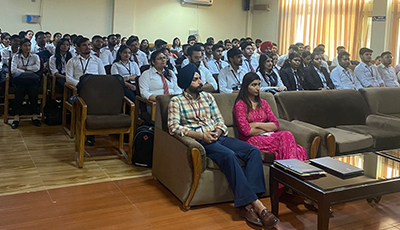 Zestminds team during student interaction at CGC Landran placement drive 2024