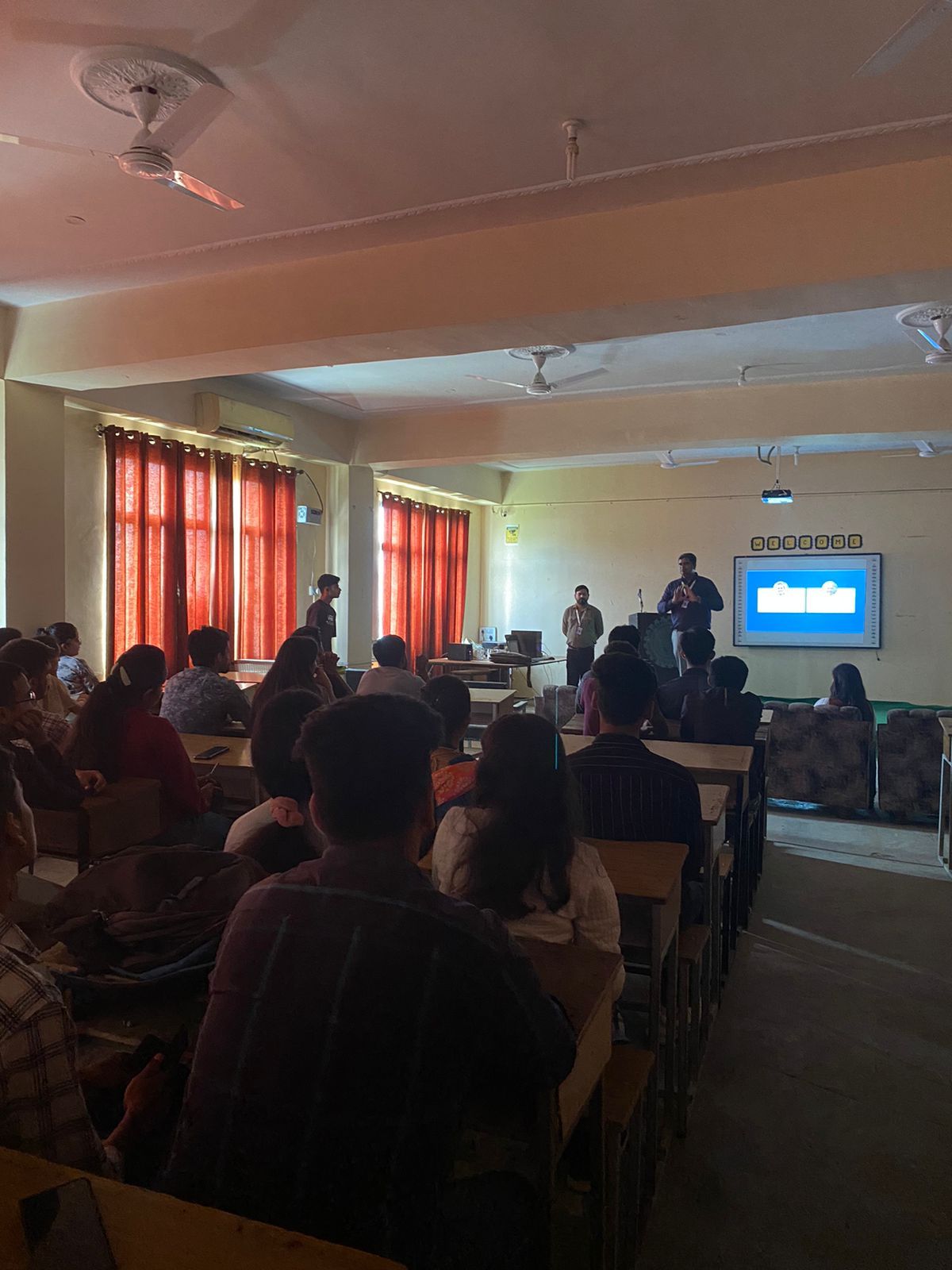 HIET students attending Zestminds seminar on AI Data Science and Machine Learning