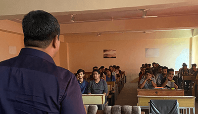 Shivam Sharma CTO discussing latest technologies with HIET students