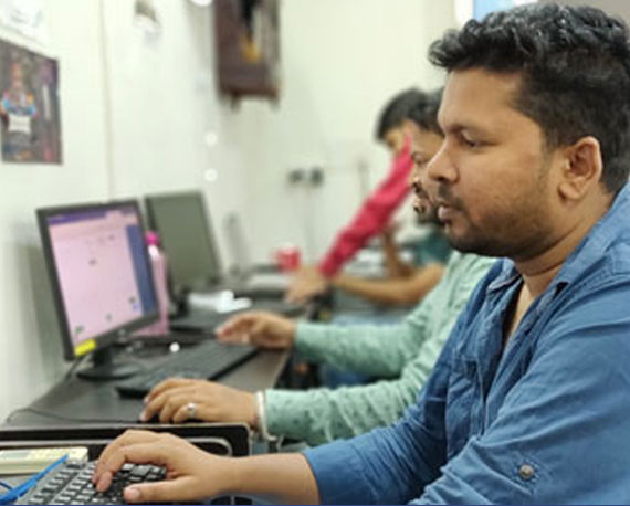 Real project-based training in classroom at Zestminds